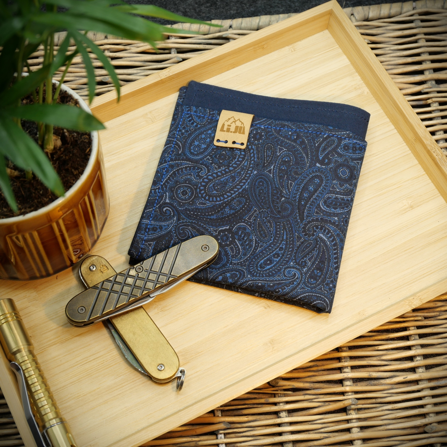 Li.JU Hank, PAISLEY BLAU